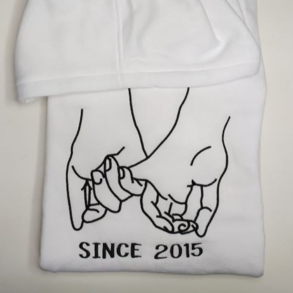 SWEATSHIRT COM CAPUZ COM BORDADO "DESDE..."