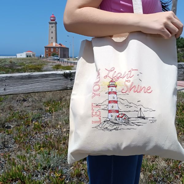 TOTE BAG COM BORDADO "LET YOUR LIGHT SHINE"