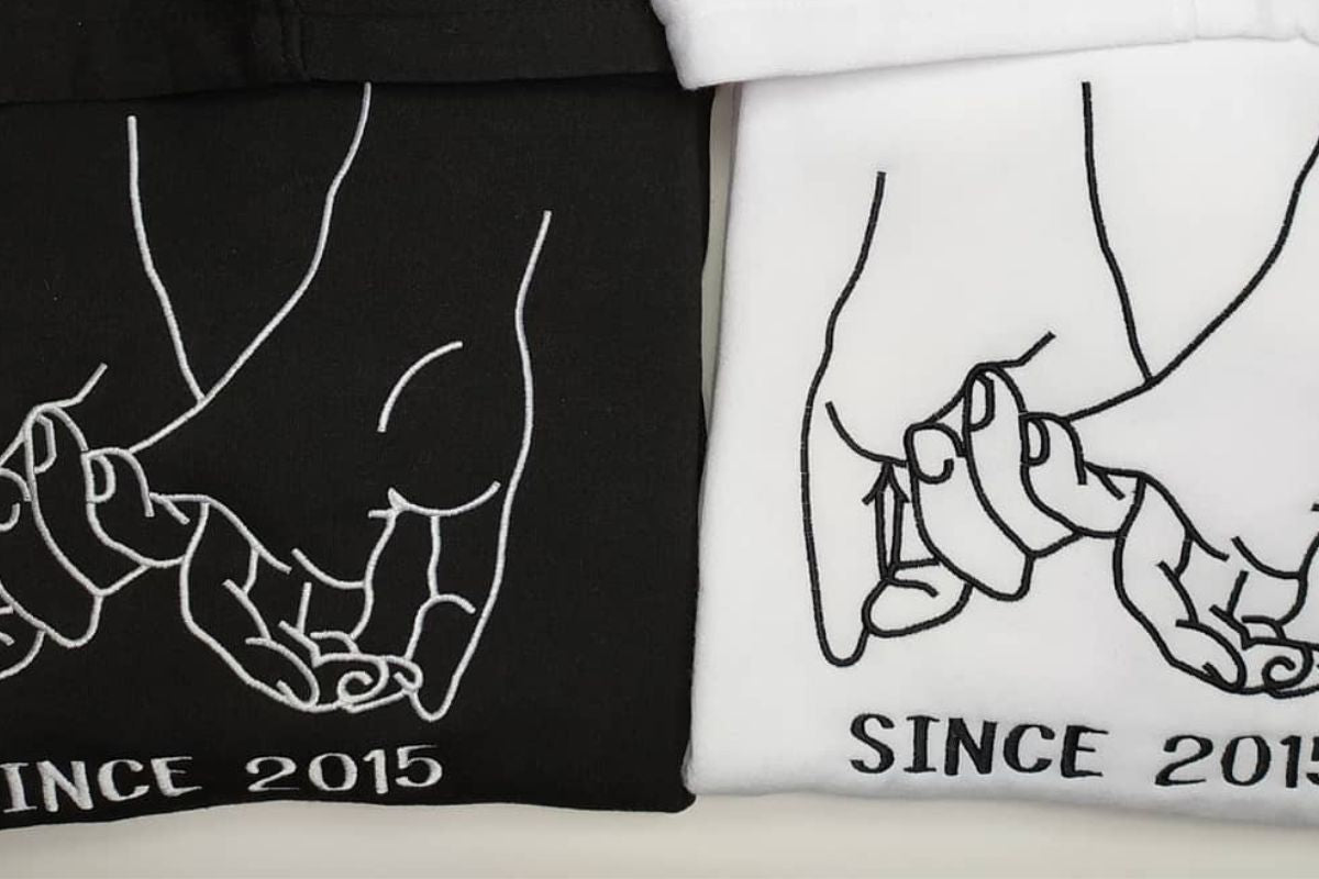 Sweatshirt com bordado "Since".