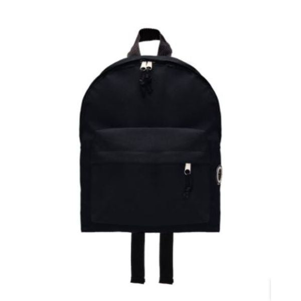 Mochila preta.