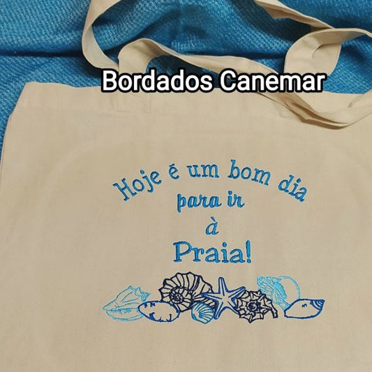 SACO DE PRAIA COM BORDADO "HOJE É..."