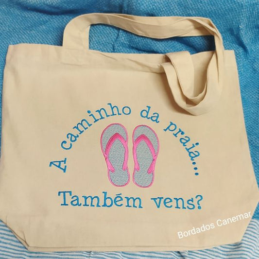 SACO COM BORDADO "A CAMINHO DA PRAIA"