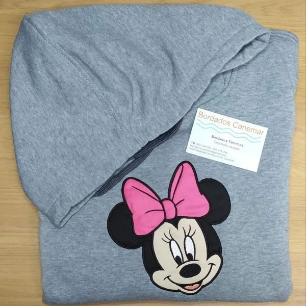 Sweatshirt cinza matizada com aplicação de Minnie.