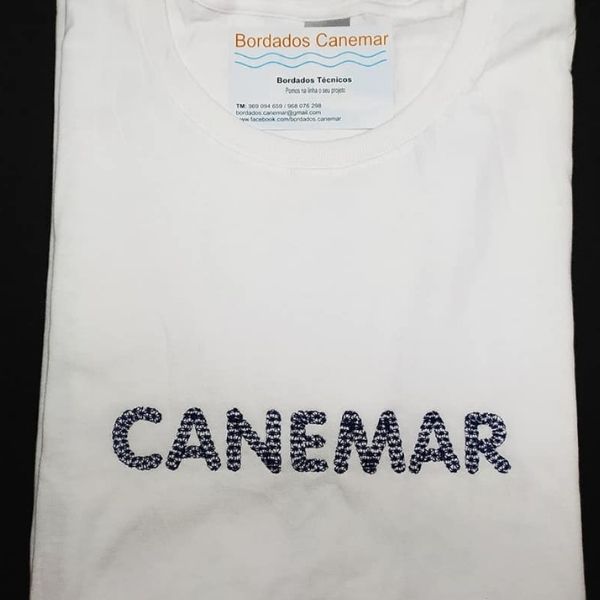 T-shirt bordada com marca Canemar!