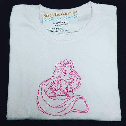 T-shirt de criança com bordado de Rapunzel, do filme Entrelaçados (apenas o contorno).