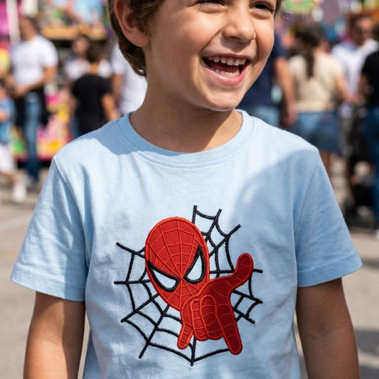 T-SHIRT CRIANÇA COM BORDADO "HOMEM-ARANHA"