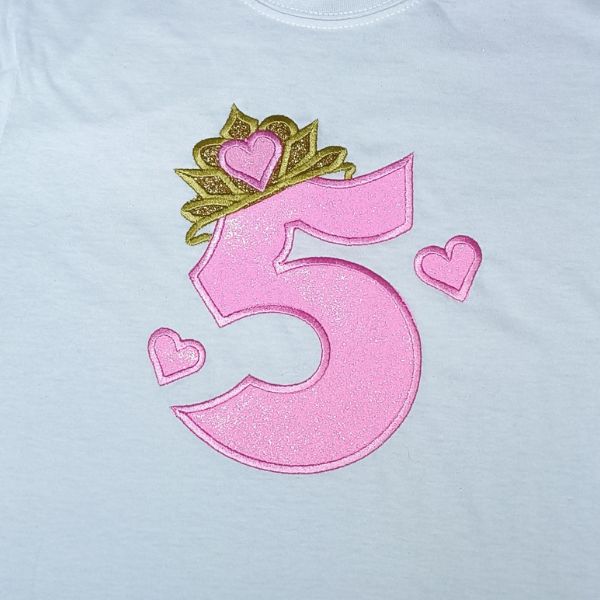Pormenor do bordado para aniversário- 5 anos.