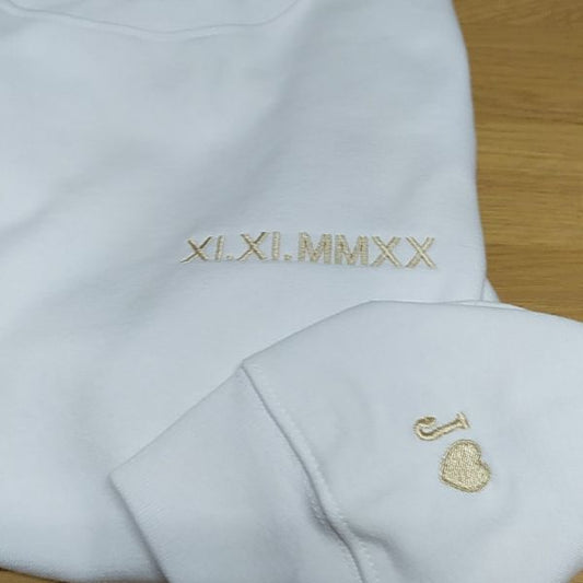 SWEATSHIRT PARA DIA DOS NAMORADOS COM DATA INICIAL E CORAÇÃO
