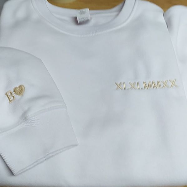 SWEATSHIRT PARA DIA DOS NAMORADOS COM DATA INICIAL E CORAÇÃO