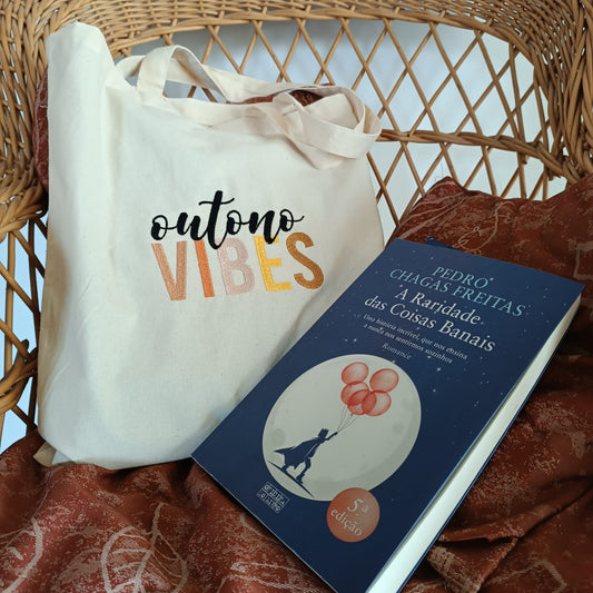 Tote bag com bordado "Outono Vibes".